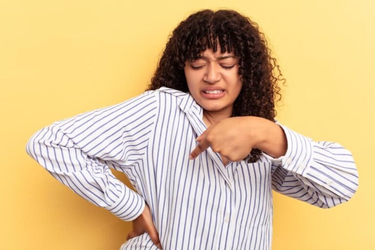 Douleurs flanc droit femme