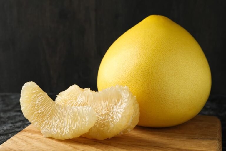 Conseil avec des fruits de pomelo mûr
