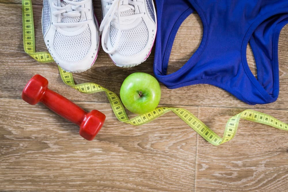 Ensemble pour activités sportives sur sol carrelé